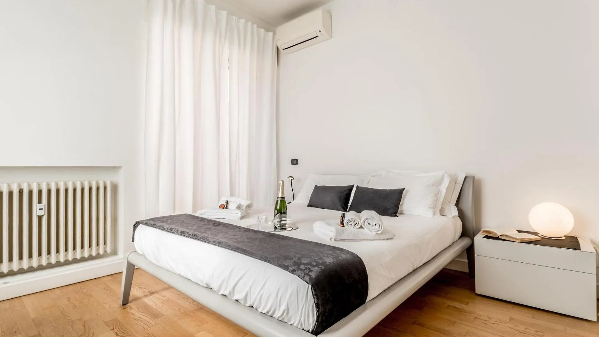 Bbhome Bright And Elegant Metro Libia High Floor Flat Rome 0*,