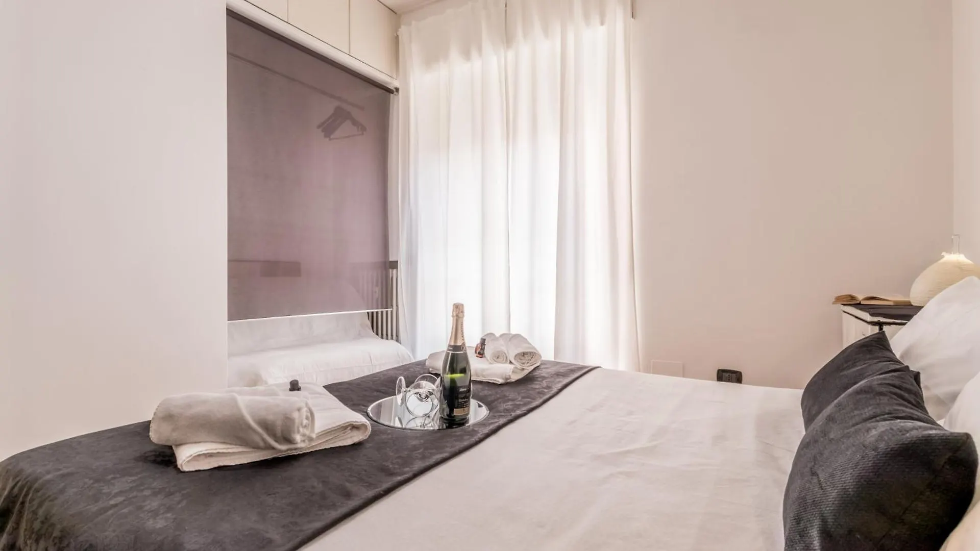 Bbhome Bright And Elegant Metro Libia High Floor Flat Rome 0*,
