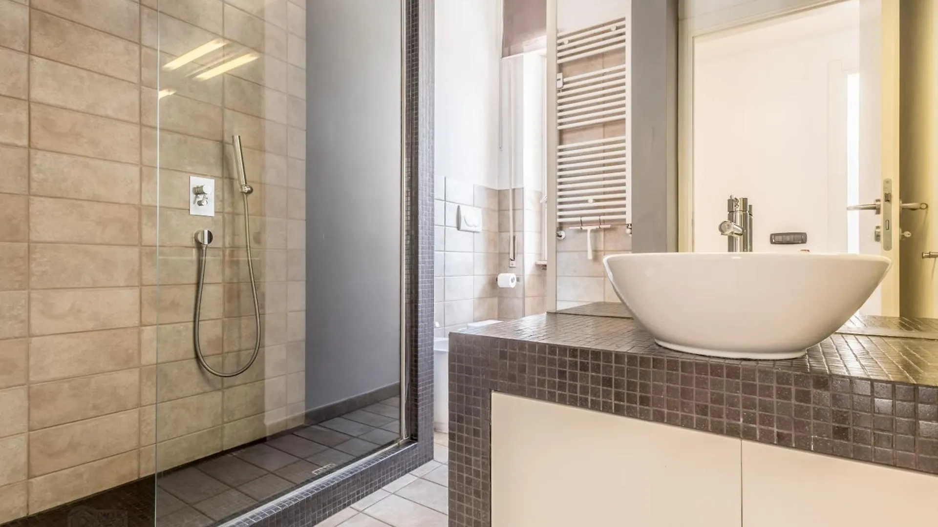 Bbhome Bright And Elegant Metro Libia High Floor Flat Rome Apartment