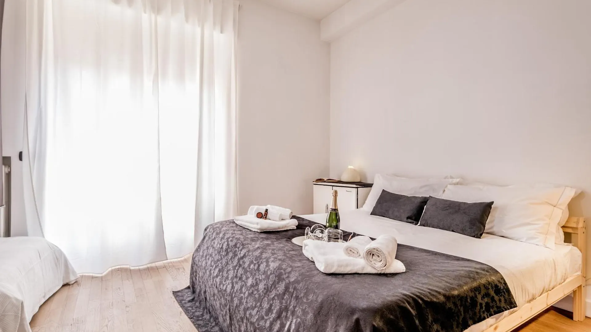 Apartment Bbhome Bright And Elegant Metro Libia High Floor Flat Rome