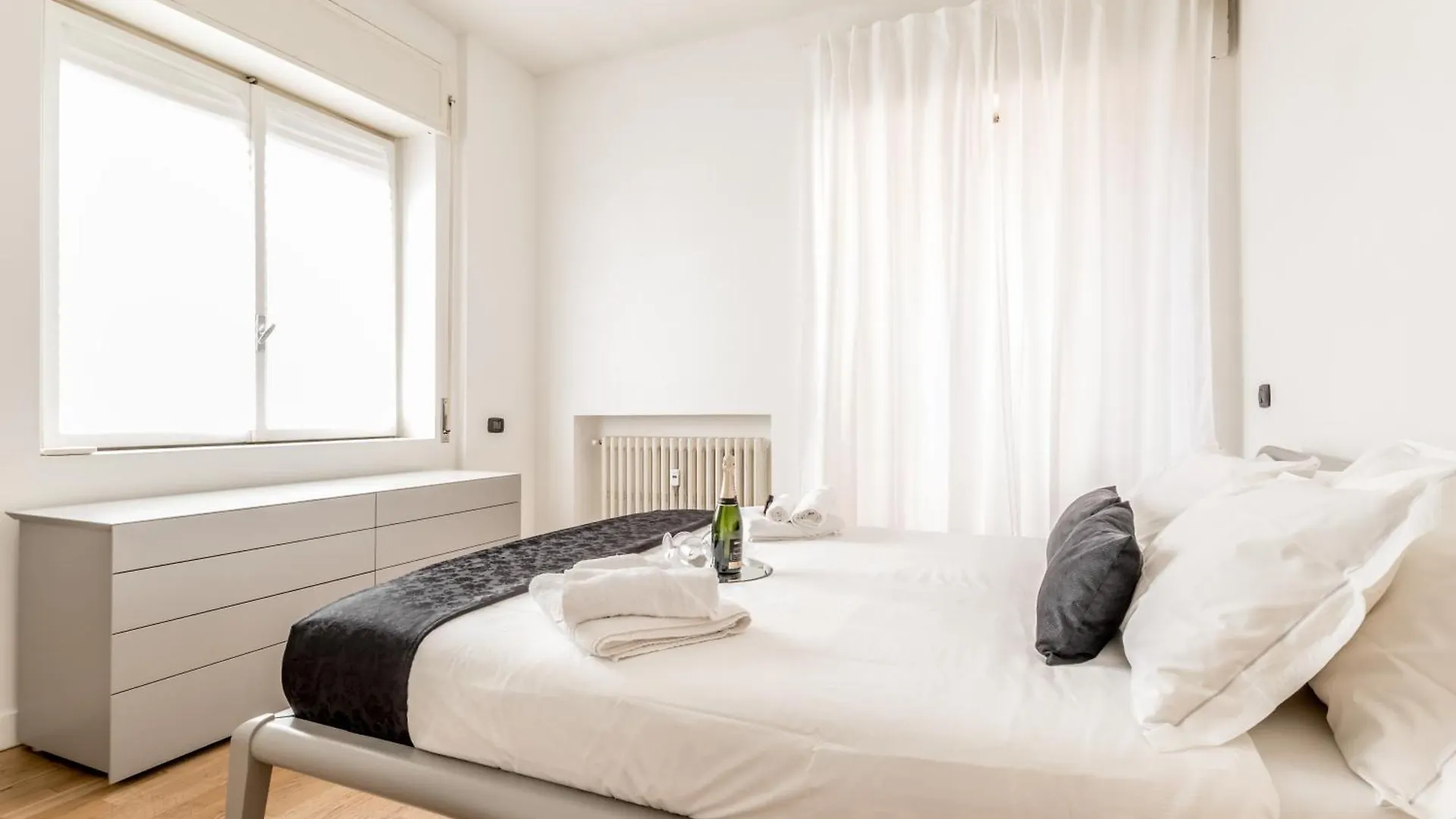 Bbhome Bright And Elegant Metro Libia High Floor Flat Rom Lägenhet